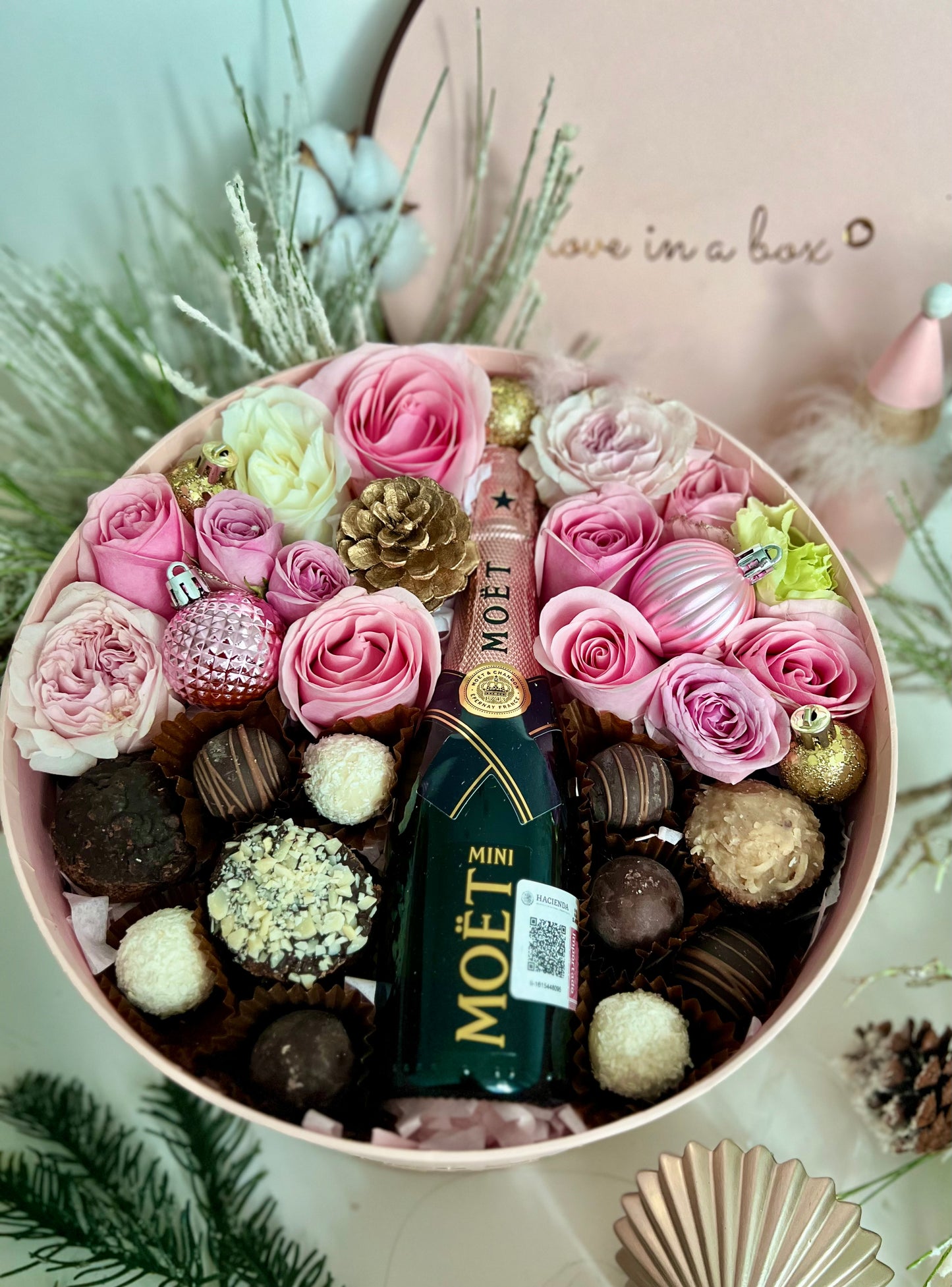 Merry & Bright Giftbox