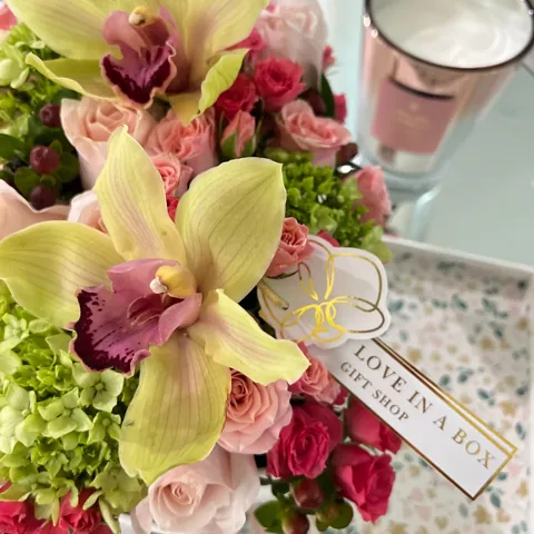 Empezando el lunes con regalos bonitos!!! Conoce nuestro servicio de Gifting Concierge! www.loveinaboxmx.com
